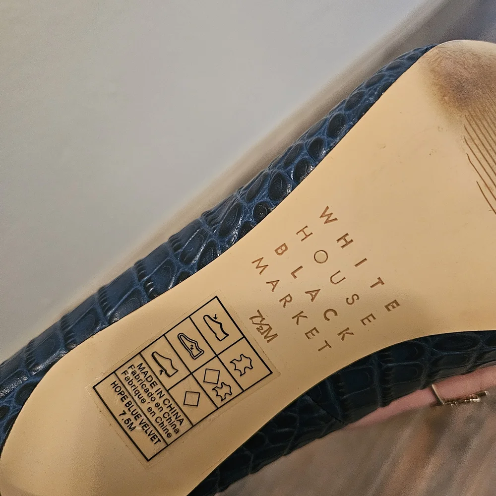White House Black Market Blue Croc-Embossed Heels - Picture 7 of 11